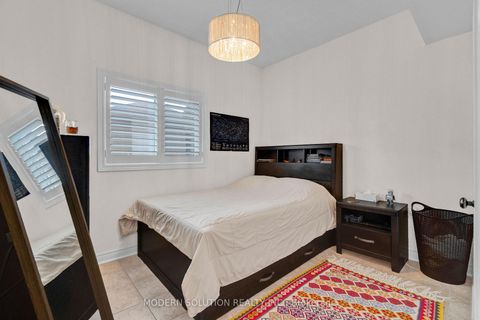 Photo 34 at 119 Blackthorn Drive, Maple, Vaughan