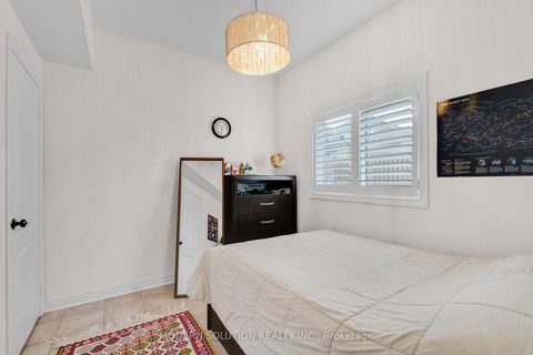 Photo 35 at 119 Blackthorn Drive, Maple, Vaughan