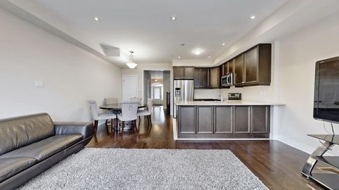 Photo 8 at 121 - 1331 Major Mackenzie Drive, Patterson, Vaughan