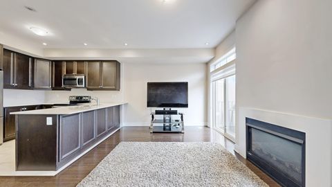 Photo 9 at 121 - 1331 Major Mackenzie Drive, Patterson, Vaughan