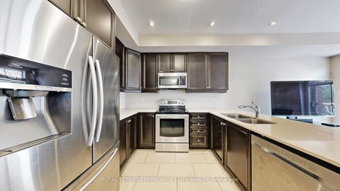 Photo 12 at 121 - 1331 Major Mackenzie Drive, Patterson, Vaughan