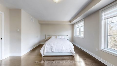 Photo 20 at 121 - 1331 Major Mackenzie Drive, Patterson, Vaughan