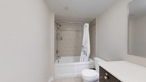 Photo 30 at 121 - 1331 Major Mackenzie Drive, Patterson, Vaughan