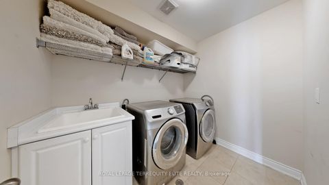 Photo 32 at 121 - 1331 Major Mackenzie Drive, Patterson, Vaughan