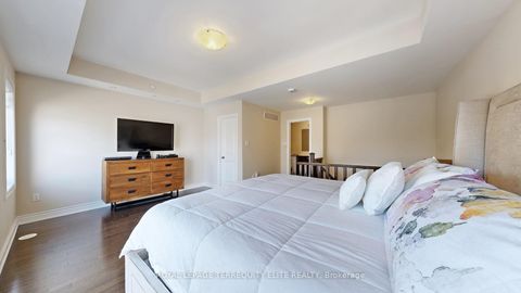 Photo 37 at 121 - 1331 Major Mackenzie Drive, Patterson, Vaughan