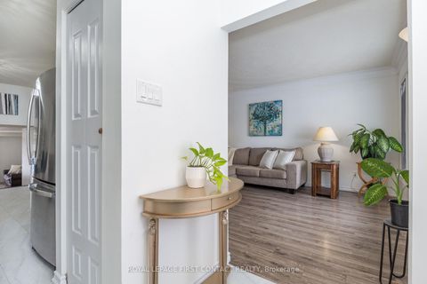 Photo 4 at 3 Oren Boulevard, Sunnidale, Barrie