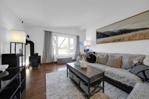 Photo 5 at 821 Krosno Boulevard, Bay Ridges, Pickering