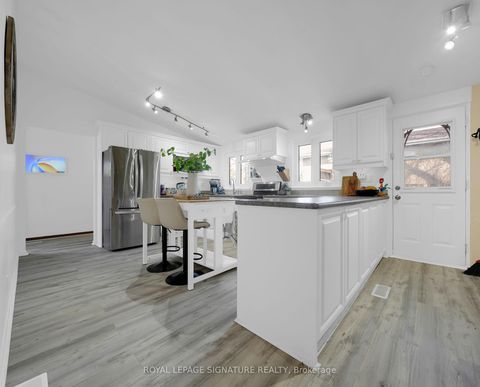 Photo 8 at 821 Krosno Boulevard, Bay Ridges, Pickering