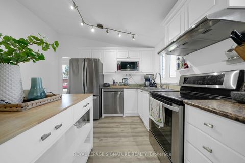 Photo 10 at 821 Krosno Boulevard, Bay Ridges, Pickering