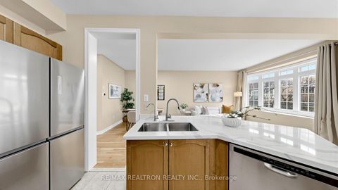 Photo 12 at 52 Gauguin Avenue, Patterson, Vaughan