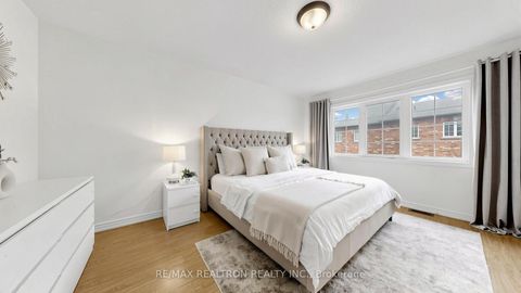 Photo 16 at 52 Gauguin Avenue, Patterson, Vaughan