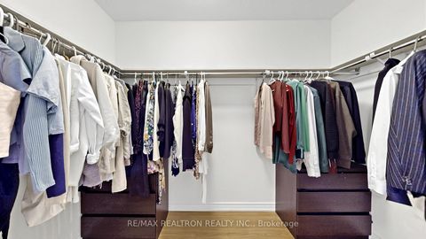 Photo 18 at 52 Gauguin Avenue, Patterson, Vaughan