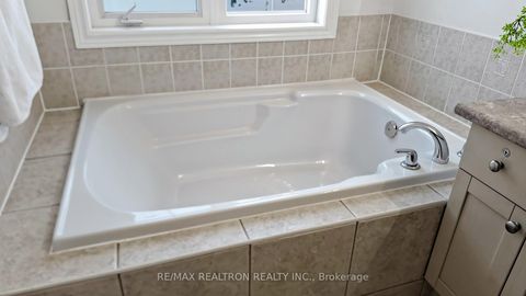 Photo 21 at 52 Gauguin Avenue, Patterson, Vaughan