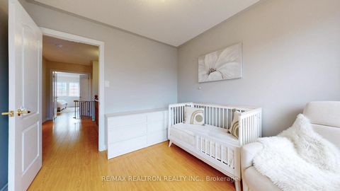 Photo 24 at 52 Gauguin Avenue, Patterson, Vaughan