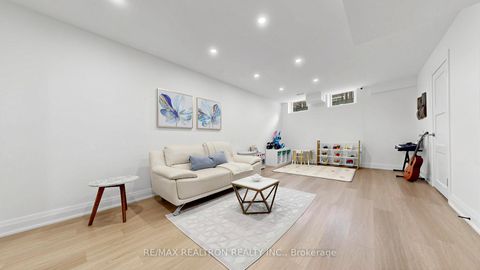 Photo 29 at 52 Gauguin Avenue, Patterson, Vaughan