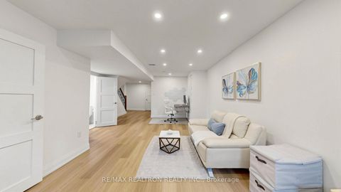 Photo 32 at 52 Gauguin Avenue, Patterson, Vaughan