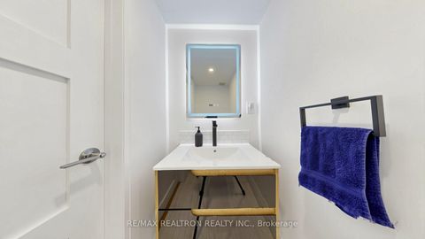 Photo 33 at 52 Gauguin Avenue, Patterson, Vaughan