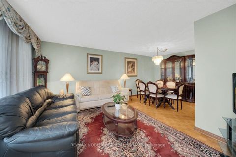 Photo 9 at 175 Oliver Lane, Maple, Vaughan