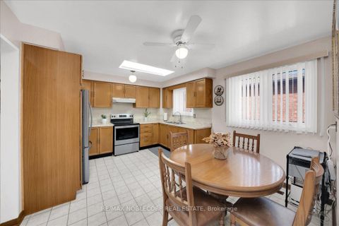 Photo 13 at 175 Oliver Lane, Maple, Vaughan