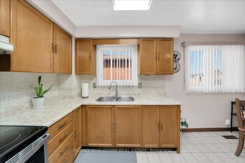 Photo 16 at 175 Oliver Lane, Maple, Vaughan