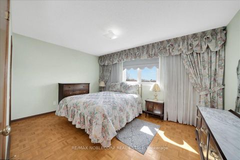 Photo 18 at 175 Oliver Lane, Maple, Vaughan