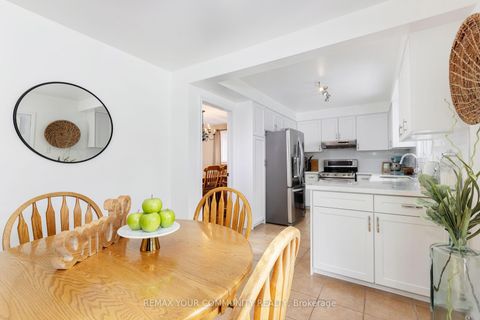 Photo 13 at 28 Camrose Drive, Keswick South, Georgina