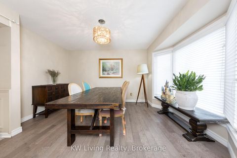 Photo 10 at 129 Franklin Avenue, Yorkhill, Vaughan