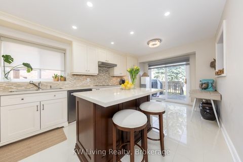 Photo 15 at 129 Franklin Avenue, Yorkhill, Vaughan