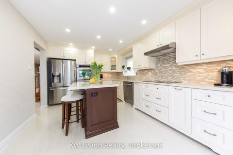 Photo 17 at 129 Franklin Avenue, Yorkhill, Vaughan