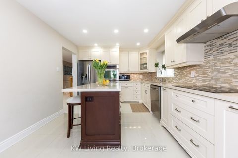 Photo 18 at 129 Franklin Avenue, Yorkhill, Vaughan