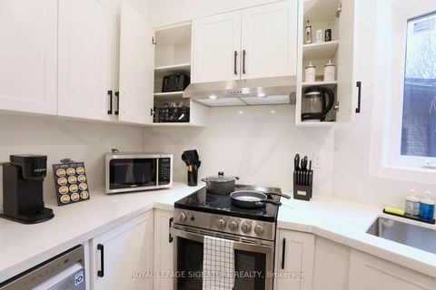 Photo 6 at 36 Tennis Crescent, North Riverdale, Toronto