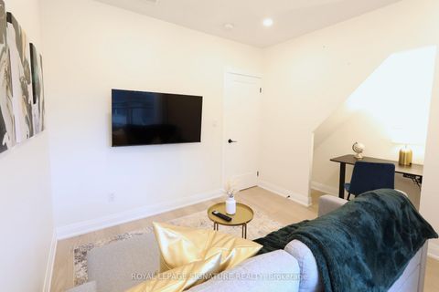 Photo 10 at 36 Tennis Crescent, North Riverdale, Toronto