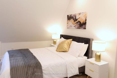 Photo 15 at 36 Tennis Crescent, North Riverdale, Toronto