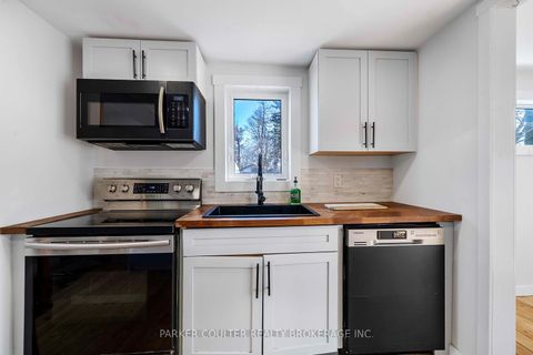 Photo 5 at 160 Duckworth Street, Codrington, Barrie