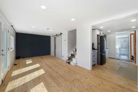 Photo 9 at 160 Duckworth Street, Codrington, Barrie