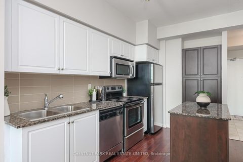 Photo 4 at 808 - 215 Fort York Boulevard, Niagara, Toronto