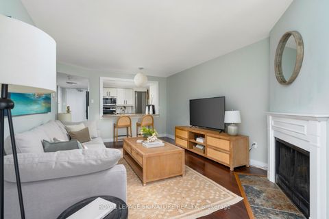 Photo 11 at 903 - 725 King Street W, Niagara, Toronto