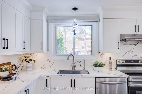 Photo 24 at 14 Brookfield Court, Markham Village, Markham