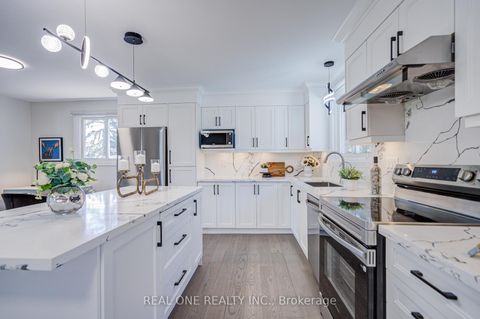 Photo 26 at 14 Brookfield Court, Markham Village, Markham