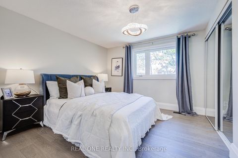 Photo 31 at 14 Brookfield Court, Markham Village, Markham