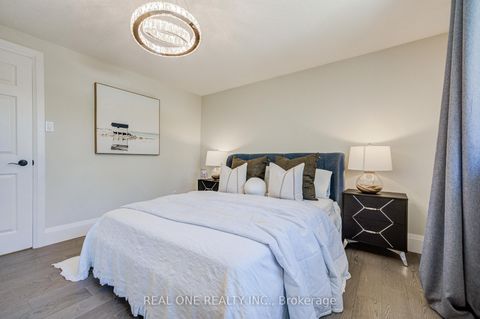 Photo 32 at 14 Brookfield Court, Markham Village, Markham