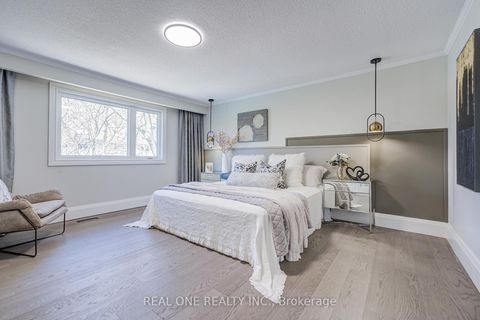 Photo 33 at 14 Brookfield Court, Markham Village, Markham