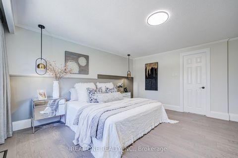 Photo 34 at 14 Brookfield Court, Markham Village, Markham