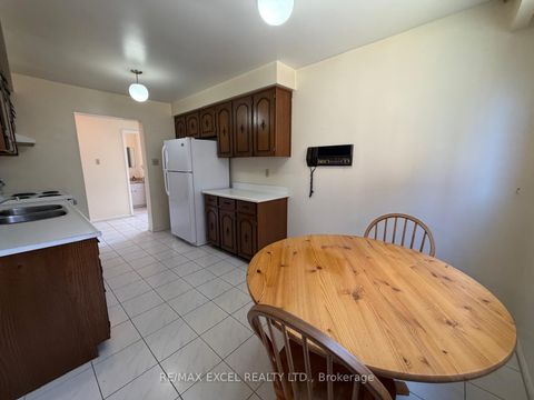 Photo 1 at 94 Pepperell Crescent, Milliken Mills West, Markham