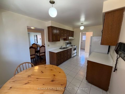 Photo 2 at 94 Pepperell Crescent, Milliken Mills West, Markham