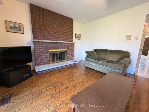 Photo 9 at 94 Pepperell Crescent, Milliken Mills West, Markham