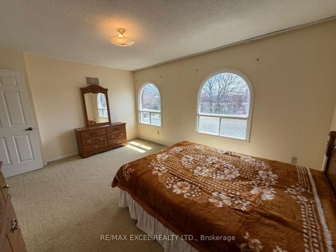 Photo 14 at 94 Pepperell Crescent, Milliken Mills West, Markham
