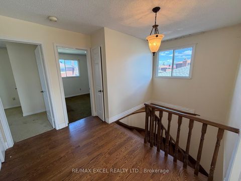 Photo 15 at 94 Pepperell Crescent, Milliken Mills West, Markham