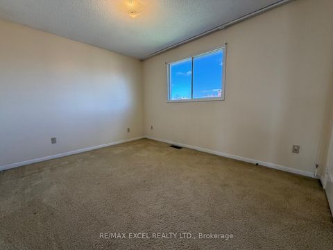 Photo 16 at 94 Pepperell Crescent, Milliken Mills West, Markham