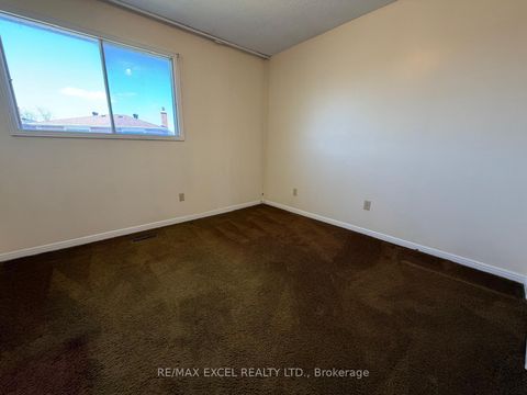 Photo 17 at 94 Pepperell Crescent, Milliken Mills West, Markham